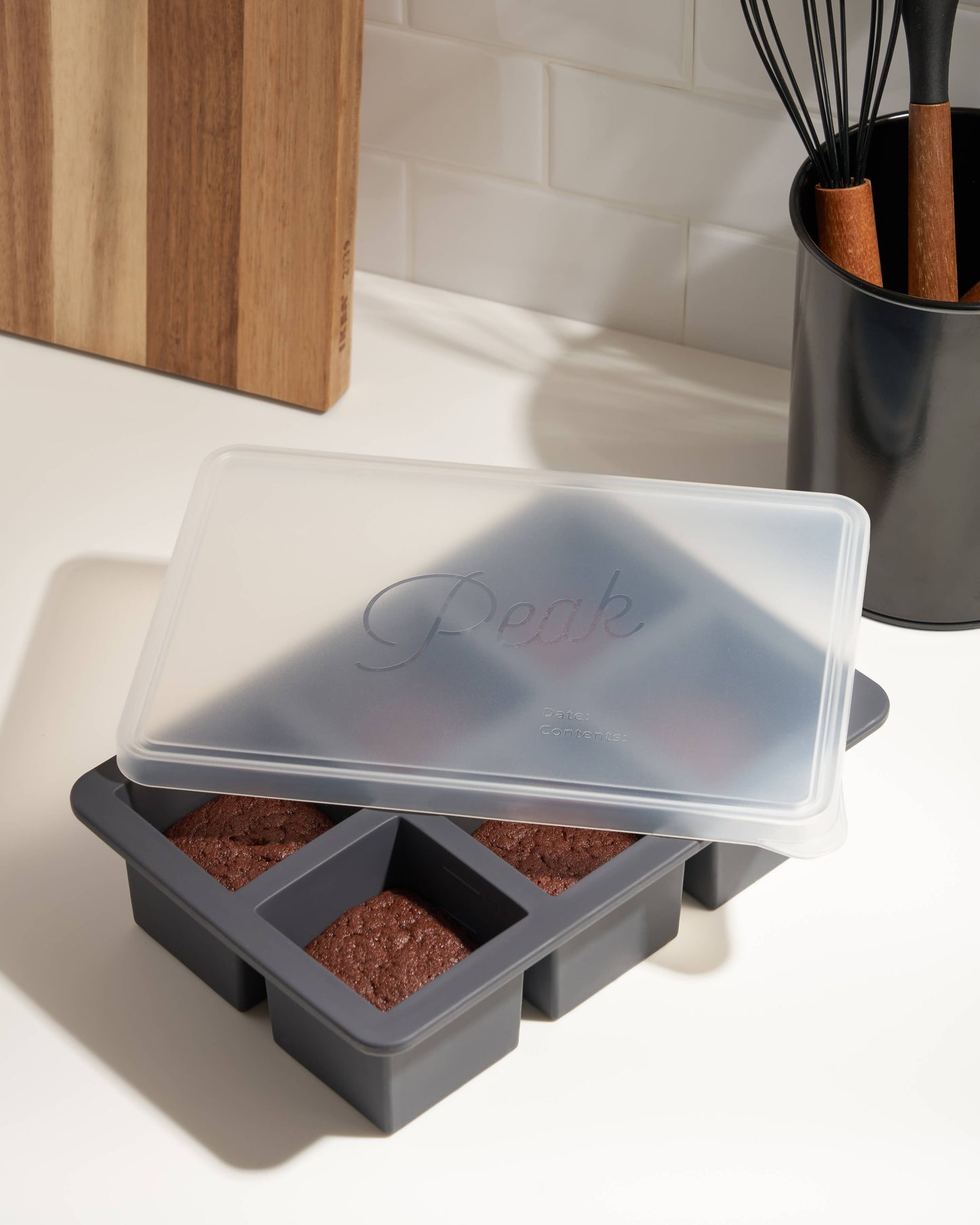 W&P - Cup Cube Silicone Food Storage Meal Prep: Charcoal / 6 Cube